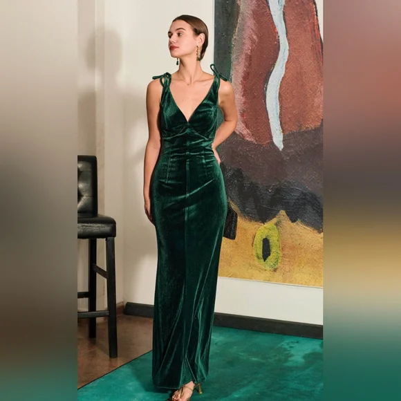 emerald green velvet bodycon dress Elan | Elitarie Wedding Formals | CELESTINE (EP-21214)